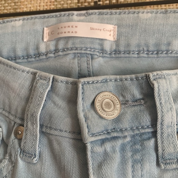 Lauren Conrad Skinny Crop size 4 Light Washed Dotted Jeans Pants Women Style - Picture 3 of 4
